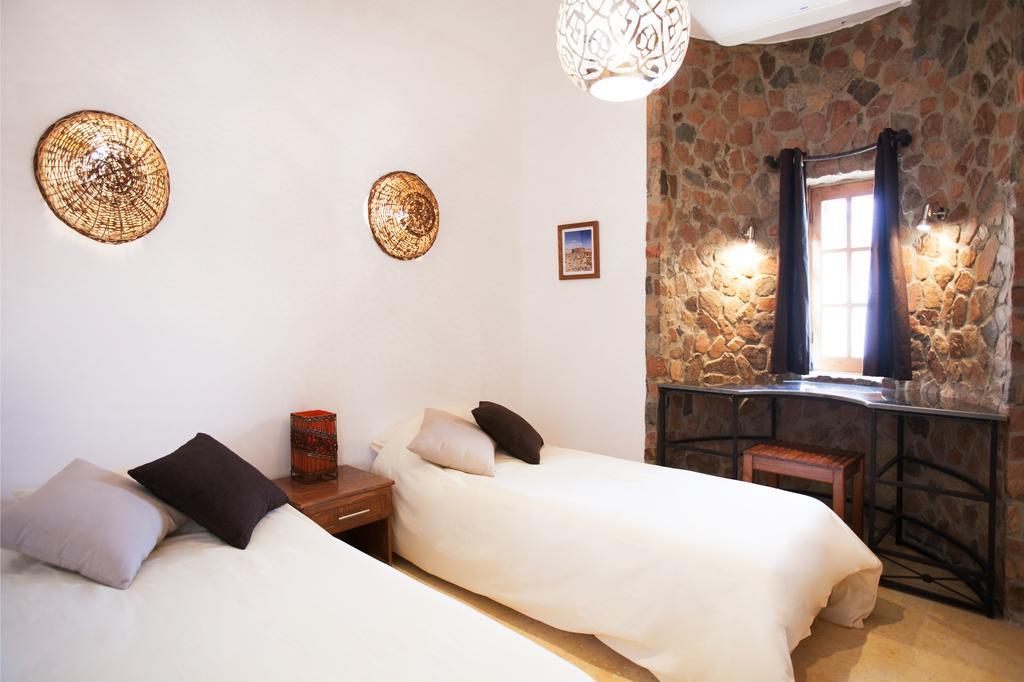 Red Rock Apartments دهب الغرفة الصورة