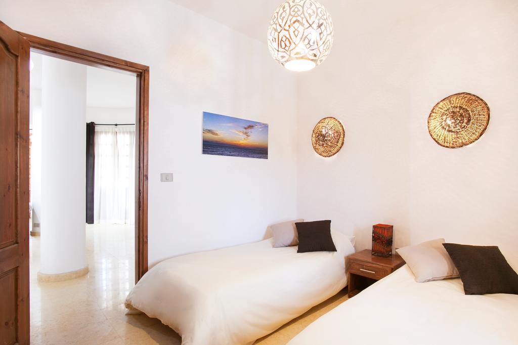 Red Rock Apartments دهب الغرفة الصورة